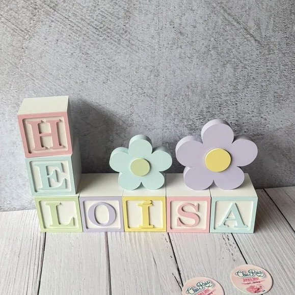 Tons Pastel Cubos 6x6cm e Dupla de Flor Decoração Bebê