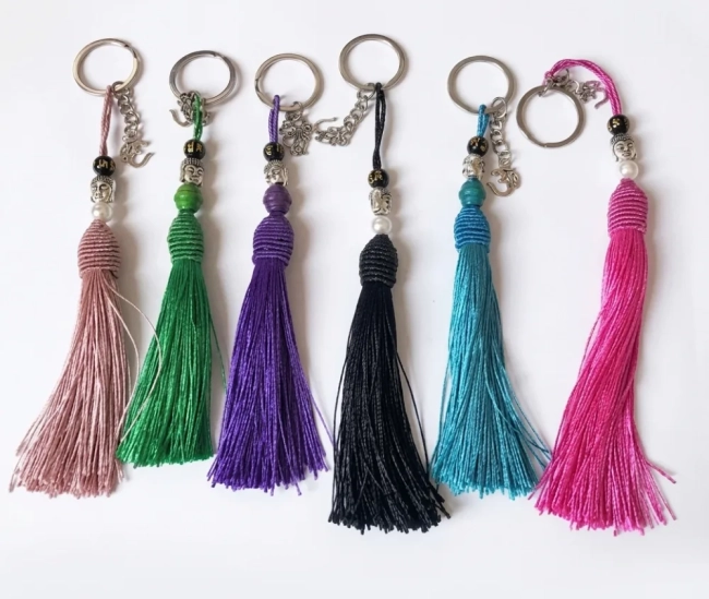 Chaveiro Espiritual Tassel Tulipa, Buda e Símbolo Om - Várias cores.