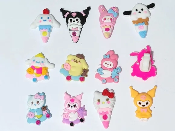 Pins para Crocs ou Tenis Hello Kitty Pacote com 12 Unidades