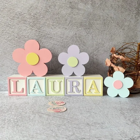 Tons Pastel Cubos 6x6cm e Trio de Flor Decoração Bebê