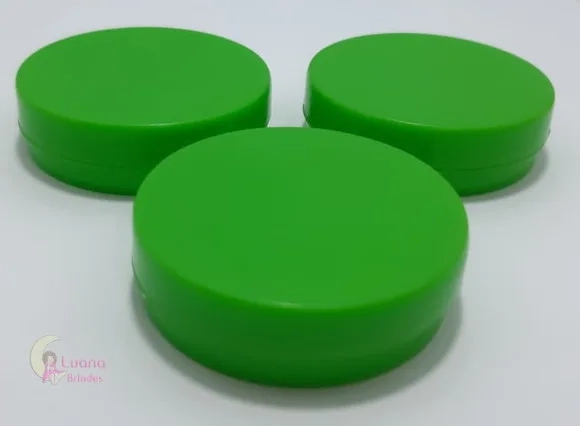 Latinha Verde de Plástico 5,5cm Pacote com 12 Unidades