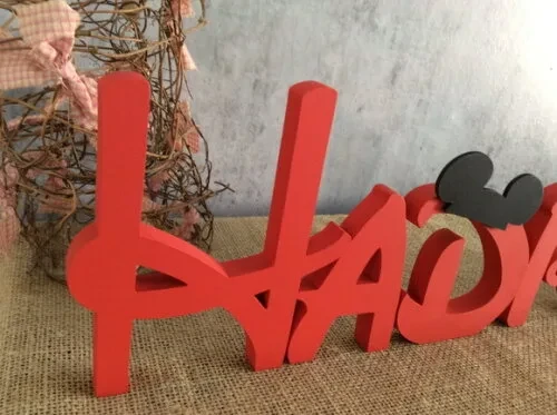 Nomes de MDF- Letra Disney - Mesa