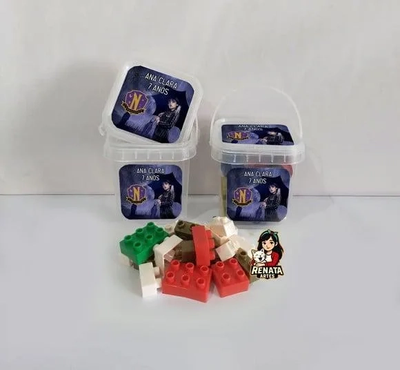 Monta Monta no Baldinho Personalizado Wandinha