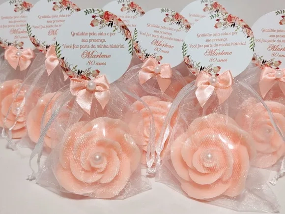 Lembrancinha de Aniversário 80 Anos: Sabonete Rosa Luxo