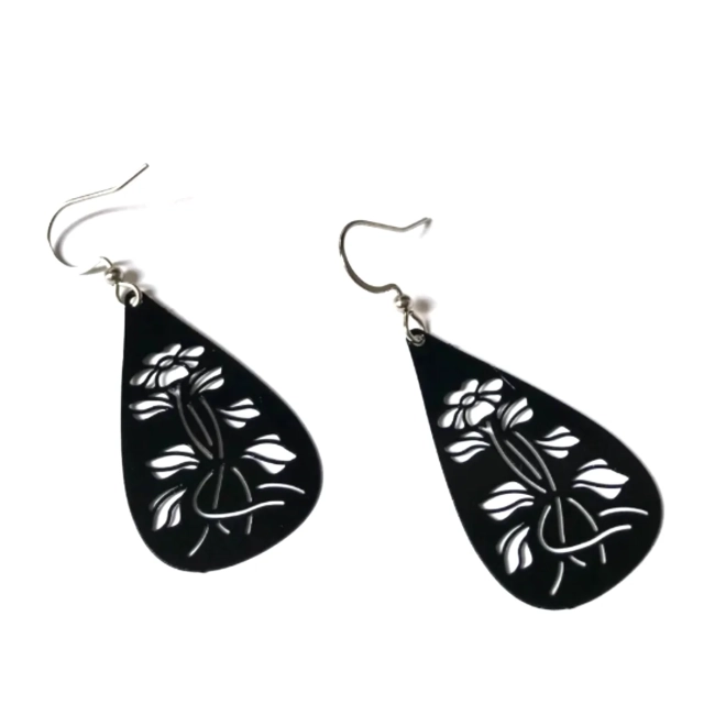 Brinco Gota Negra com Flores – Super Leve e Inox