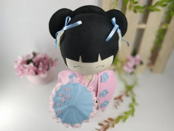 Boneca Kokeshi em Feltro 40 Cm* Chamar Chat