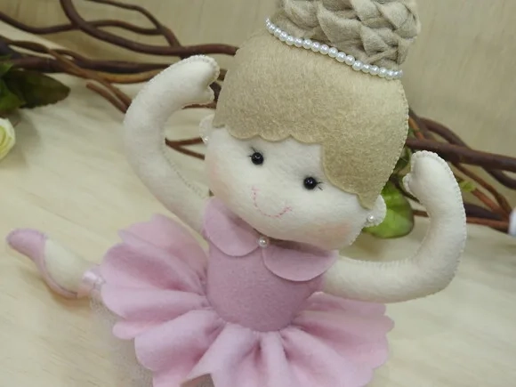 Bailarina em feltro Coque