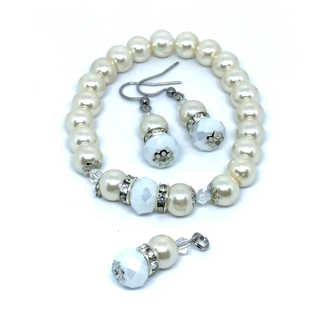 Conjunto Brilho Atemporal - Elegância Clássica: Pérola de Vidro, Cristal e Inox 