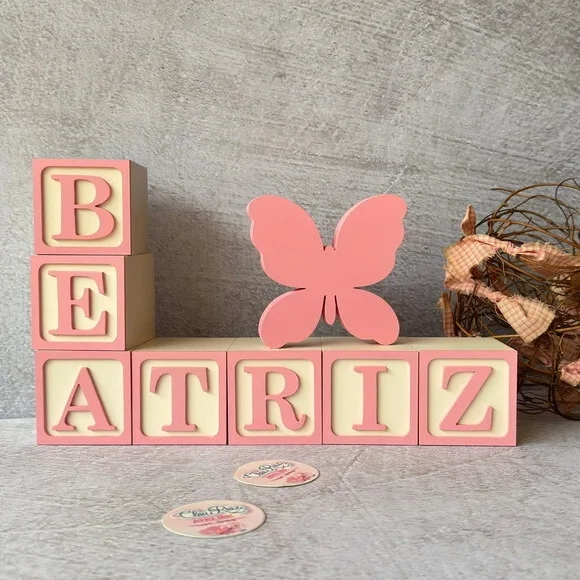 Borboletinha + Cubos 6x6cm Decoração Bebê