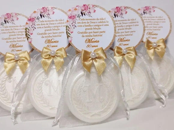 Lembrancinha 80 Anos: Sabonete Letra Inicial Personalizada