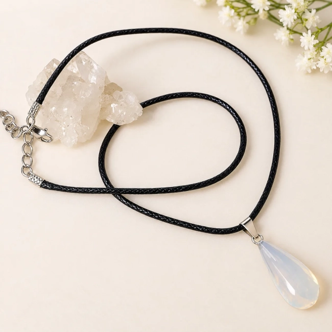 Colar Cordão Couro com Pingente Gota Pedra variadas