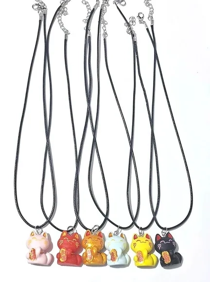 Colar Gato da Sorte Maneki 26mm Resina 5 Unidades Variados