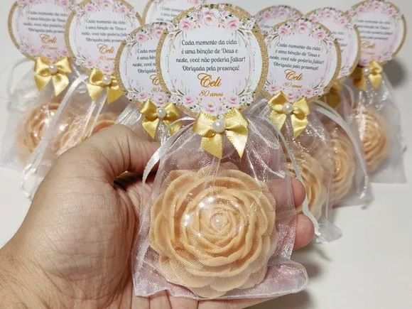 Lembrancinha 80 Anos: Sabonete Rosa Delicada Luxo
