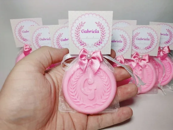 Lembrança Maternidade Personalizada: Sabonete Letra Inicial