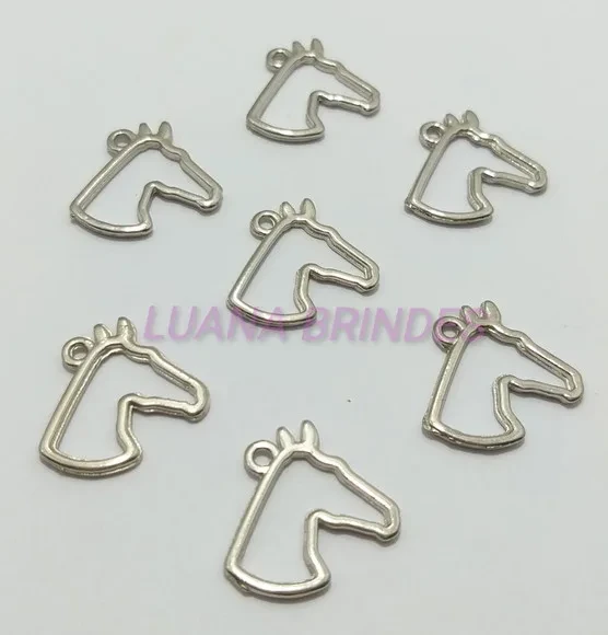 Pingente Silhueta de Cavalo de Metal em Prata -pct c/12 unid