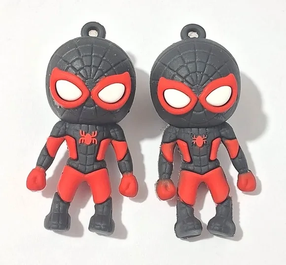 Pingente Spiderman Aranha Verso Pacotes com 2 Unidades