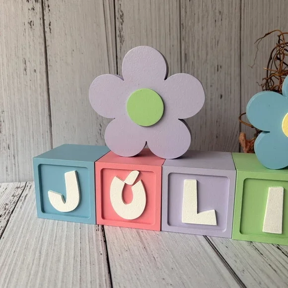 Decoração Bebê - Cubos 6x6cm Candy Ts + Dupla de Flor