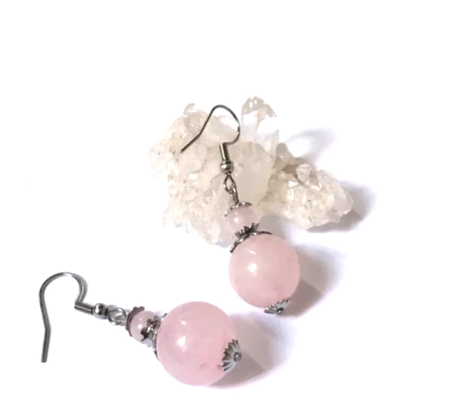 Brinco Pedra Quartzo Rosa Duas Esferas e Aço Inox