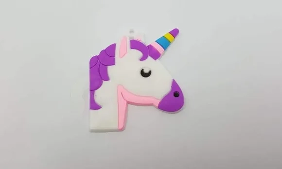 Pingente de Unicórnio Emborrachado de 5cm 6 Peças