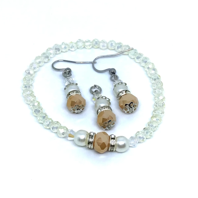 Conjunto Delicado de Jóias em Aço Inox com Cristais e Pérolas (Pulseira, Brincos e Pingente)