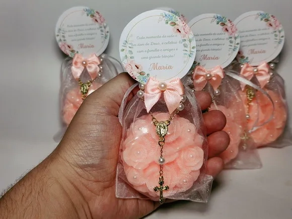 Lembrancinha 80 Anos: Sabonete Provence Rosas com Mini Terço