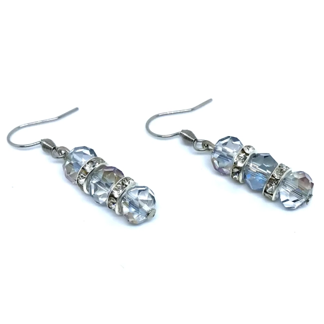 Brinco Aço Cirúrgico Antialérgico Cristal Cinza Azulado efeito Furta-cor Aurora Boreal e strass