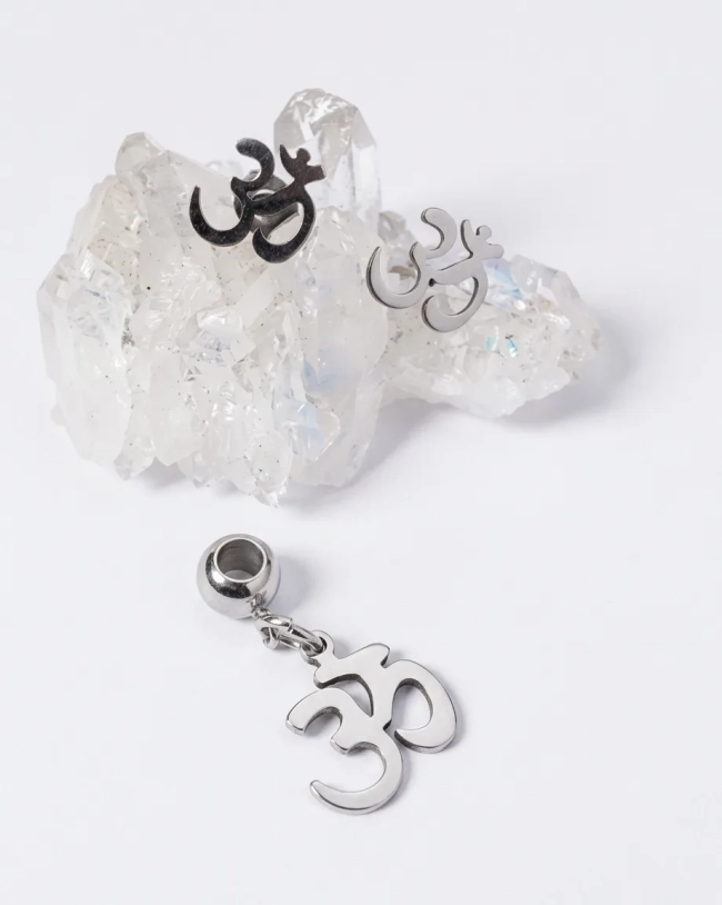 Conjunto Brincos e Pingentes Esotéricos em Aço Inox