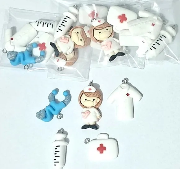 Pingente Medicina 3cm Resina Pacote com 5 Unidades