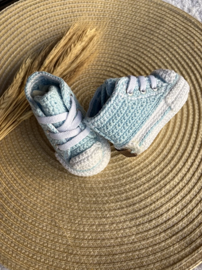 Tênis all star para bebê de crochê