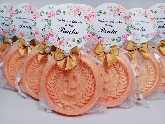 Lembrancinha Personalizada: Sabonete Letra Inicial do Nome