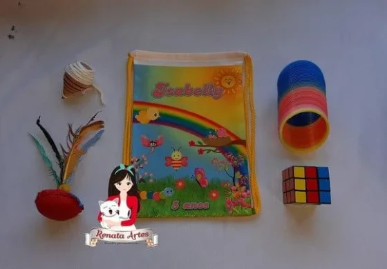 Mochila Brinquedos Retrô Tema Jardim Encantado