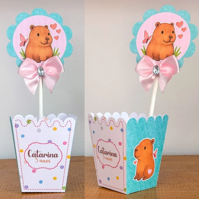 PEGUE E MONTE - Centro de Mesa CAPIVARA MENINA - Decoração de Festa | Lembrancinhas | Aniversário | Personalizados