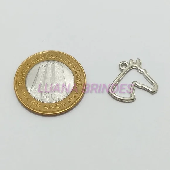 Pingente Silhueta de Cavalo de Metal em Prata -pct c/12 unid