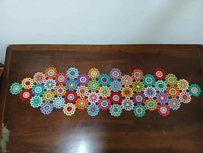 Caminho de mesa em crochê