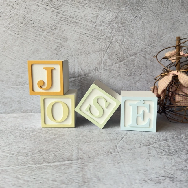 Cubos Personalizados 6x6 cm em MDF – para Quarto de Bebê