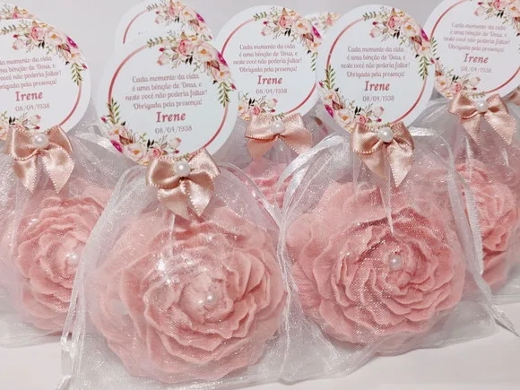 Lembrancinha de Aniversário 70 Anos: Sabonete Flor Peônia