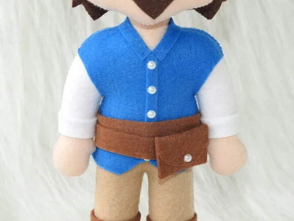 Boneco Flynn Rider em Feltro- Enrolados 30 cm