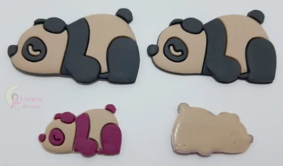 Aplique Panda Roxo e Preto Deitados de Borracha-pct C/6 Unid