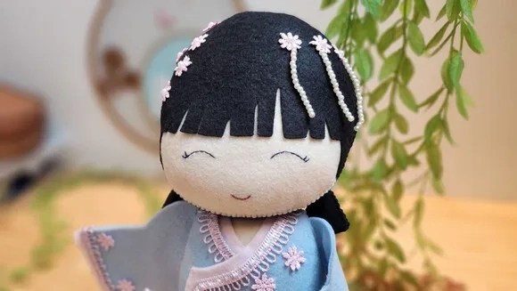 Boneca Kokeshi em Feltro 30 cm *antes de Comprar Chamar Chat