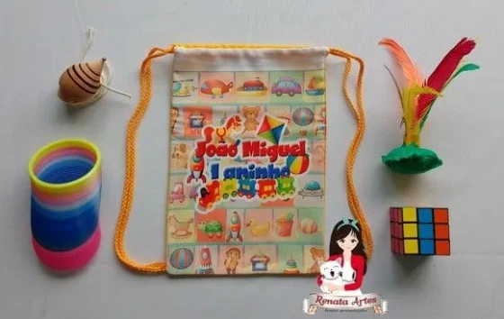 Mochila Brinquedos Retrô Tema Pipas e Balões