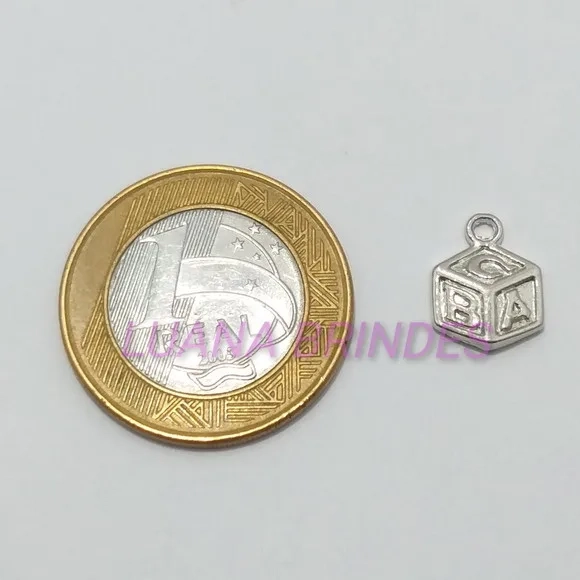 Pingente Dado Abc de Metal em Prata - Pct C/10 Unid