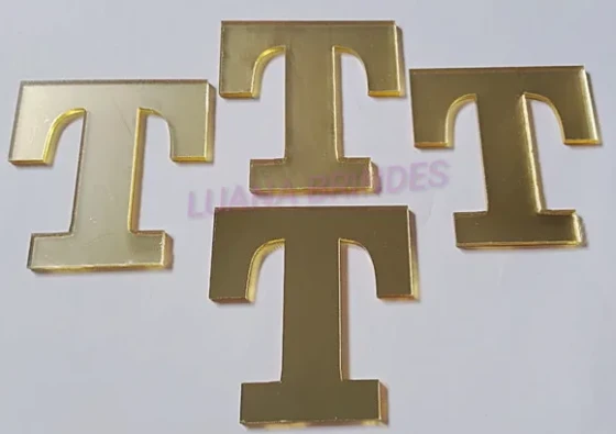 Aplique da Letra T em Acrílico Espelhado Dourado - 5cm