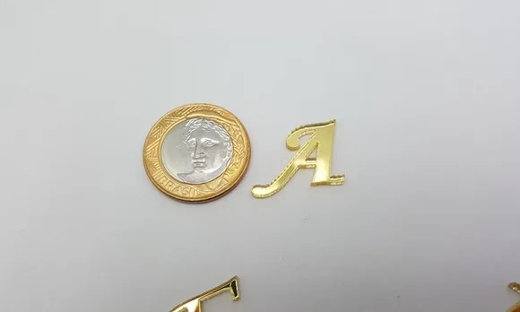 Aplique Letra Acrílico Espelhado Dourado de 2cm Pct 7 Unids