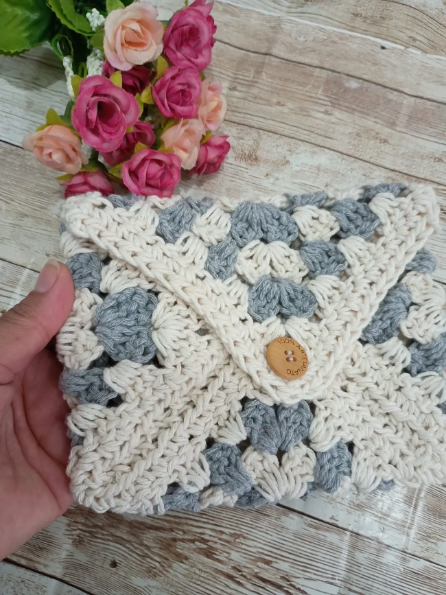 Necessaire de Crochê: carinho artesanal para organizar o que é seu 💕