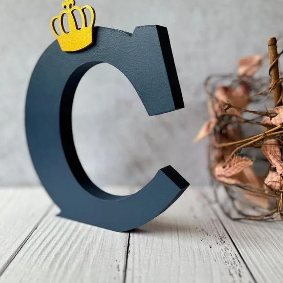 Iniciais do Nome com Coroa Decoração Bebê
