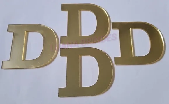 Aplique da Letra D em Acrílico Espelhado Dourado - 5cm