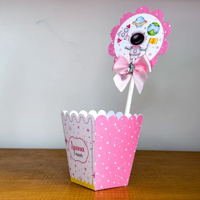 PEGUE E MONTE - Centro de Mesa ASTRONAUTA MENINA - Decoração de Festa | Lembrancinhas | Aniversário | Personalizados