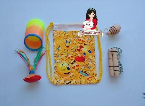 Mochila Boa Infância Tema Emojis Emoticons