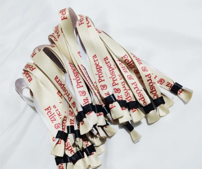 Pulseiras Personalizadas de Tecido Festas e Eventos !