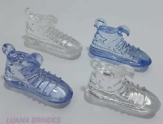 Pingente Tênis de Acrílico Colorido 2,5cm Pct 6 Unidades